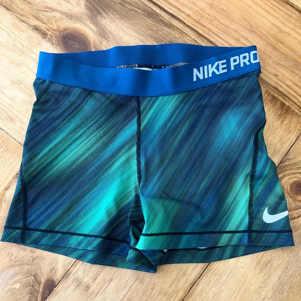 Nike pro gym shorts - size medium - green / blue pattern